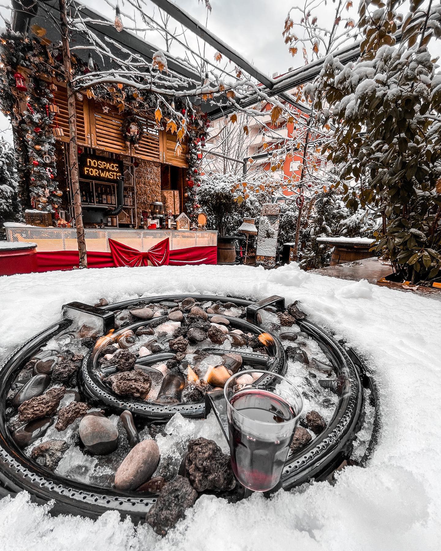 Dessert with a green cocktail